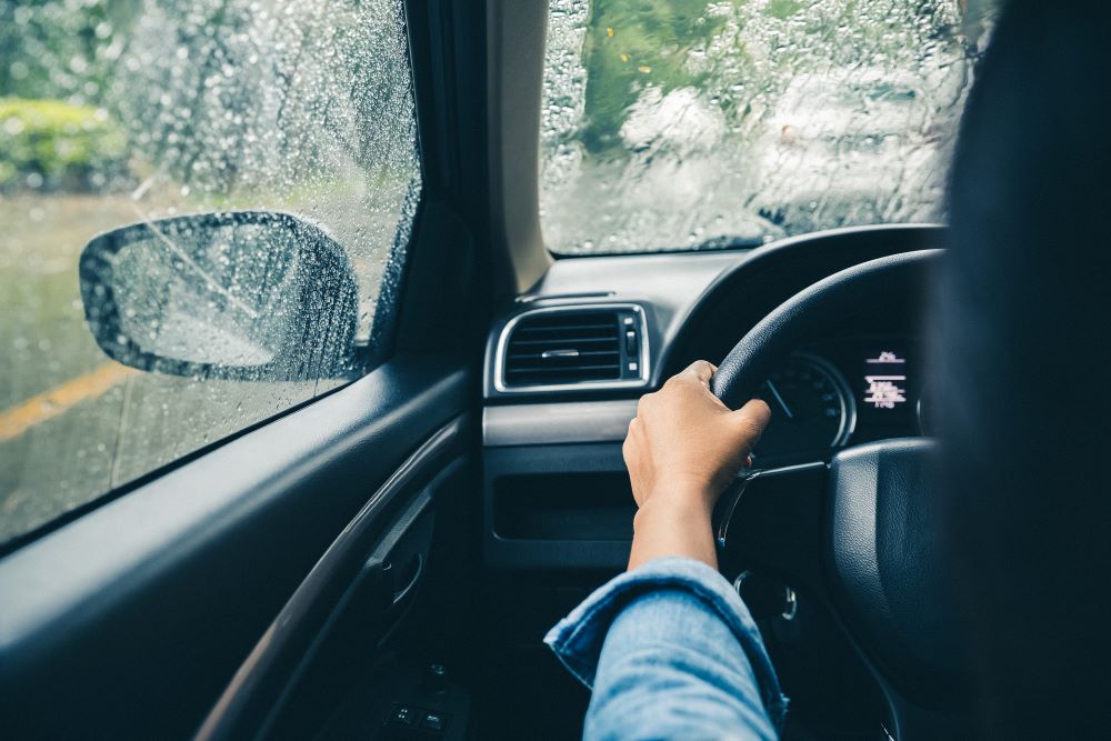 Rainy weather driving: Safety tips for all | PEMCO