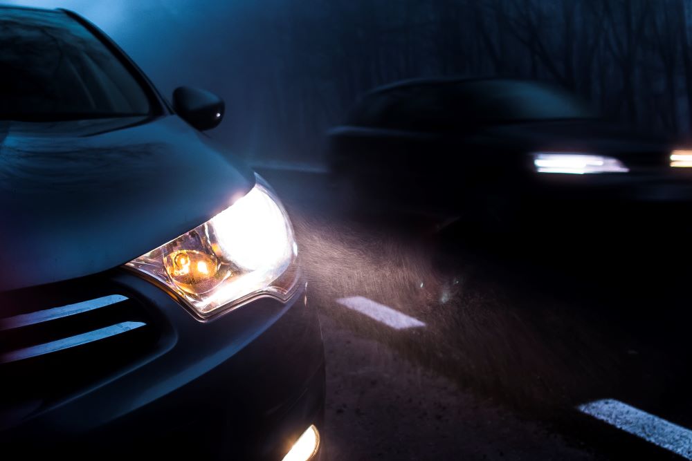 Headlight glare: How to cope when driving at night