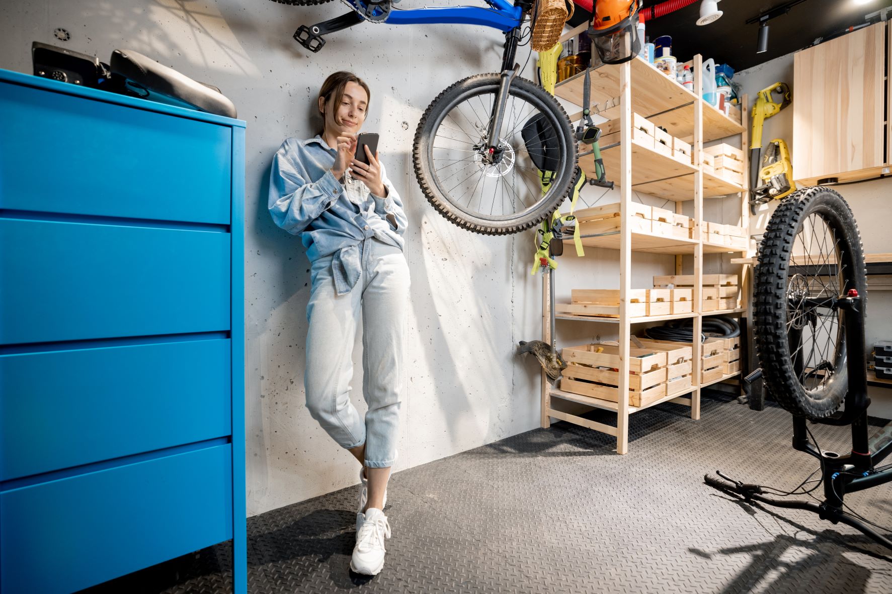 Insuring and choosing a self-storage unit 