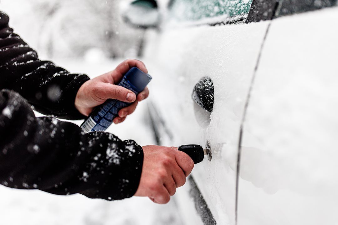 These basic items make great winter car hacks